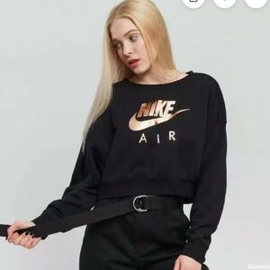 Nike Women's Black and Gold Logo Sweatshirt